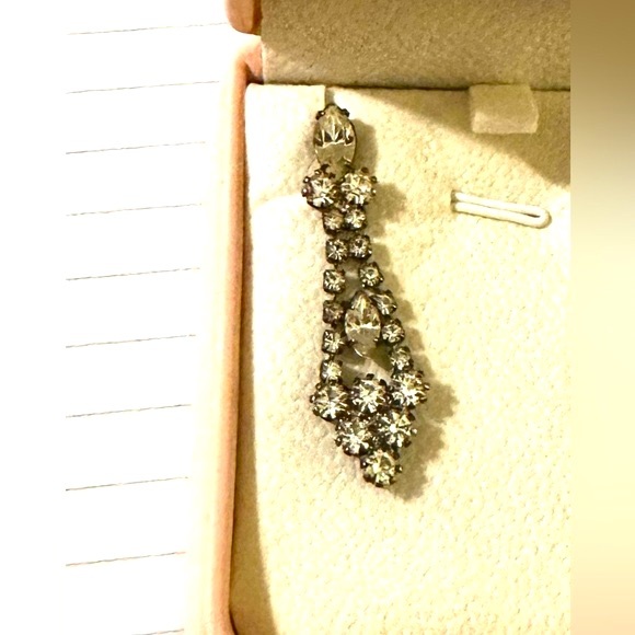 VTG GORGEOUS 60% ✅✅✅DROP!💗Rhinestone Earrings, Rich Glamour, Sparkling, Elegant - Picture 6 of 7